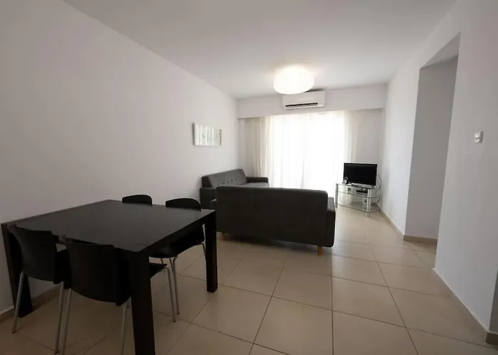 Apartament Retreat At Elysia Park With Gym Pool Paphos