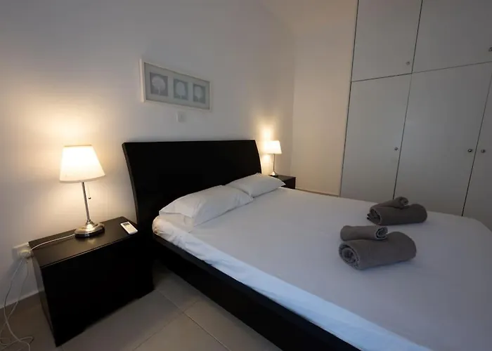 Retreat At Elysia Park With Gym Pool Paphos