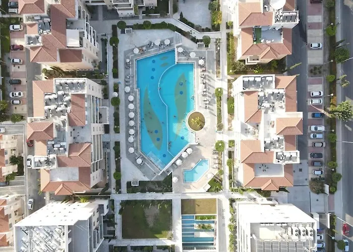 Apartament Retreat At Elysia Park With Gym Pool