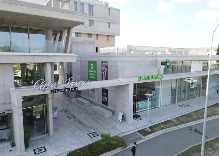 Retreat At Elysia Park With Gym Pool パ フォス