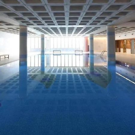 Retreat At Elysia Park With Gym Pool Lägenhet Paphos